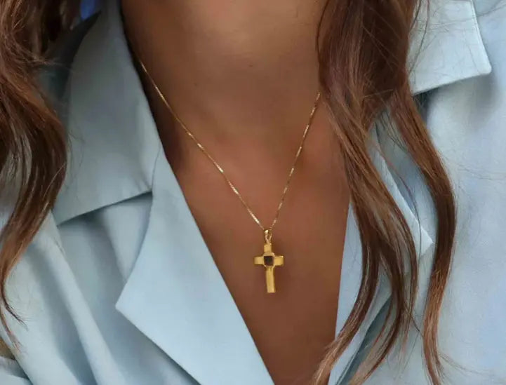 Gold Cross Necklace Guide by Shlama