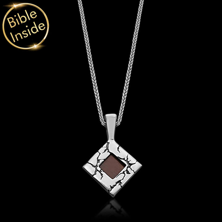 Valentine's day present idea for boyfriend – bold rhombus pendant