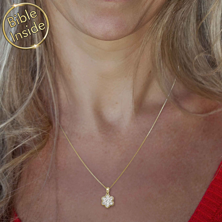 18k gold flower pendant – cute Valentine's day gift idea